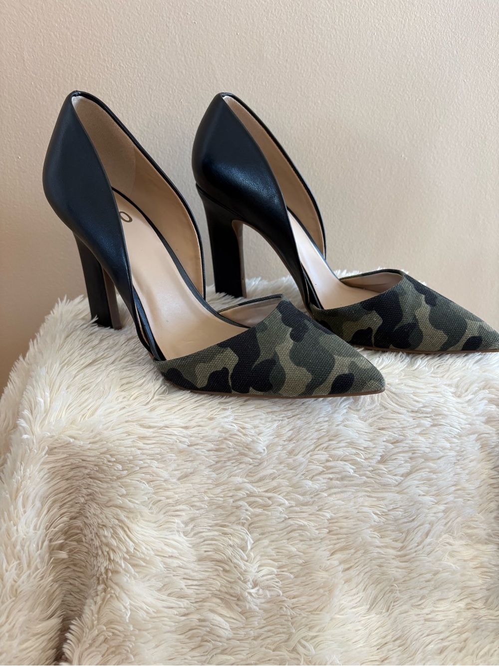 Classic Pointed-Toe High Heels in Camo & Black